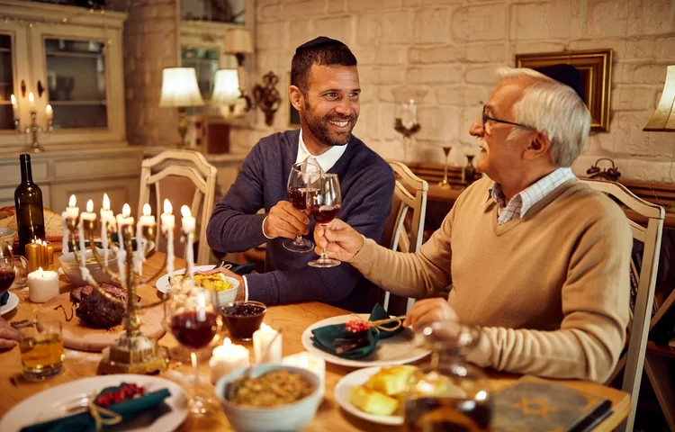 הרגיל בנר יזכה לבנים תלמידי חכמים. האומנם?! הרגיל בנר יזכה לבנים תלמידי חכמים. האומנם?!