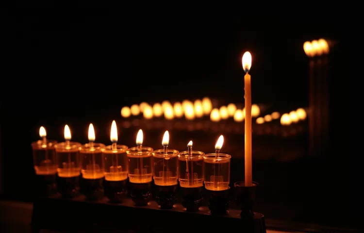 כאן הכל התחיל: סיפור חנוכה כאן הכל התחיל: סיפור חנוכה