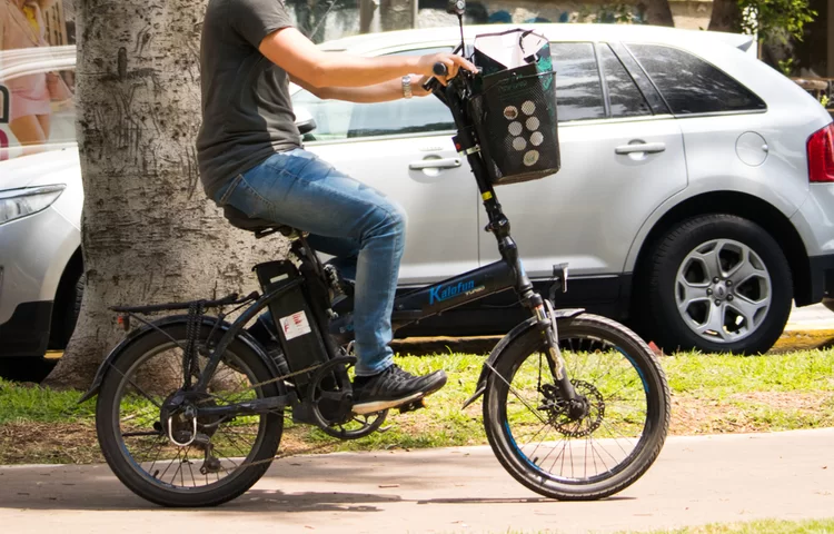 לאחר האסון בבני ברק: הכנסת אישרה: לוחית זיהוי גם לאופניים לאחר האסון בבני ברק: הכנסת אישרה: לוחית זיהוי גם לאופניים