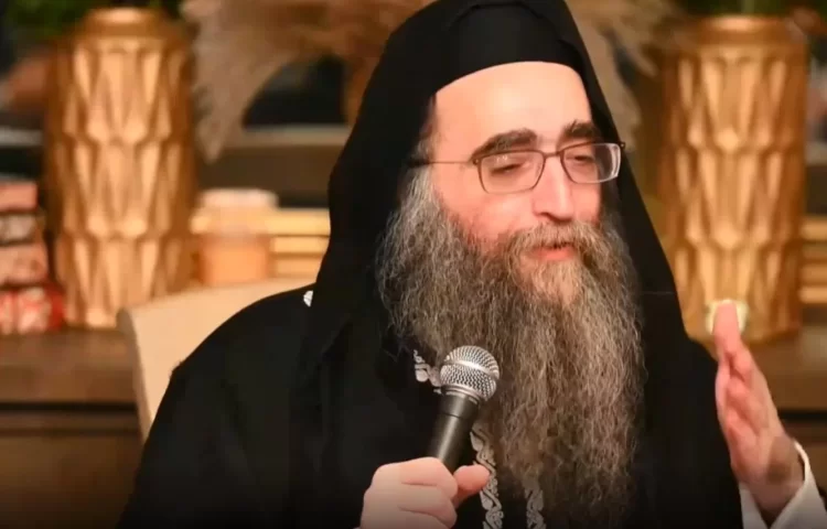 "הבעיה של אנשים זאת בעיה אחת": הרב יאשיהו פינטו "הבעיה של אנשים זאת בעיה אחת": הרב יאשיהו פינטו