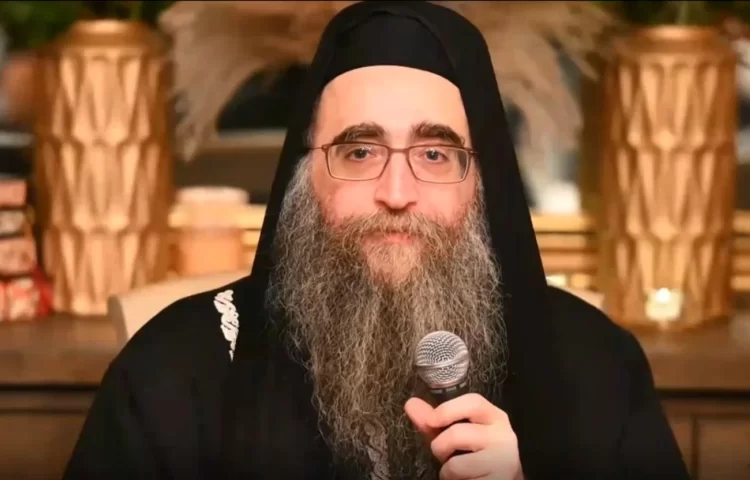 הרב פינטו: "גם אם צריך להרוג אותה, חובה לשמור על כבודה" הרב פינטו: "גם אם צריך להרוג אותה, חובה לשמור על כבודה"