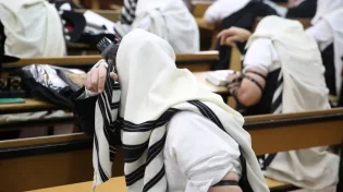 האם מותר להניח תפילין בחול המועד?