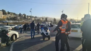 פיגוע דקירה בקבר שמעון הצדיק: חרדית נדקרה לעיני ילדיה