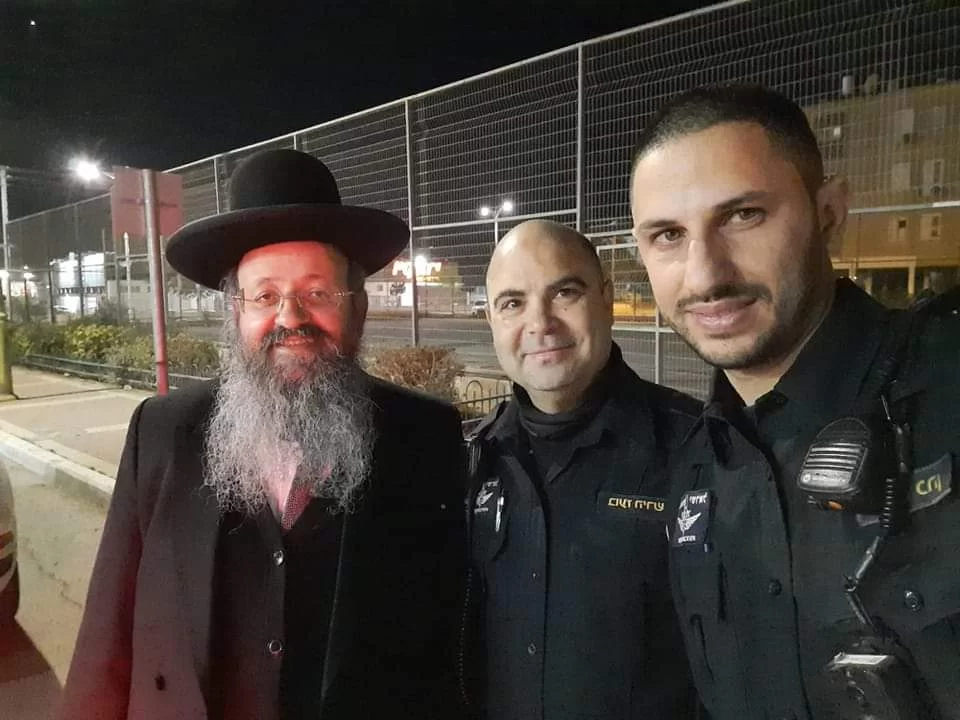 המקובל הרב יצחק בצרי נכנס לכפר ערבי והסתבך