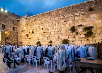 באיזה שעה יוצא צום עשרה בטבת 2021? צאת צום עשרה בטבת 2021