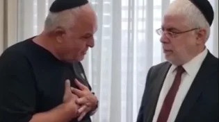 שערוריה בישראל: עד המדינה חוזר בו ומבקש סליחה מהרב בניזרי