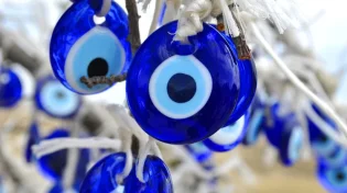הדרך להישמר מעין הרע באופן תמידי: סילוק עין הרע
