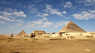 לזכור שיש בורא לעולם גם במצרים