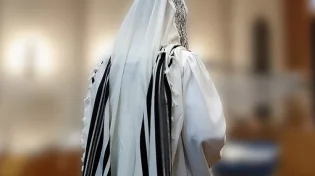 להעיר לחזן? כבוד האדם בבית הכנסת