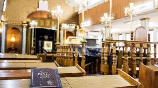 קדושת בית הכנסת; מהי מידת ההקפדה בה צריך לנהוג בבית הכנסת?