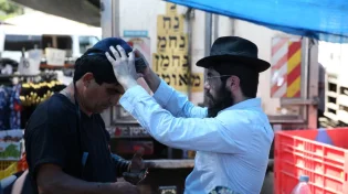 מה שכרם ומעלתם של מזכי הרבים?
