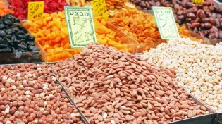 מנהגי ט"ו בשבט: מה נהוג לאכול בחג?