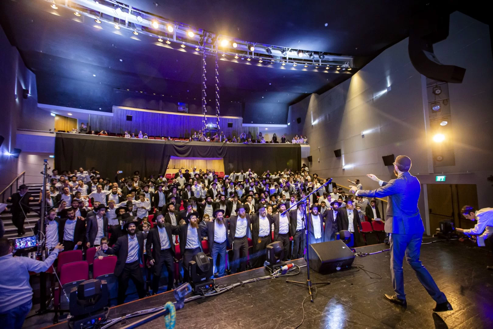 הקולולם החב"די הראשון: מבצעים את "האדרת והאמונה" הקולולם החב"די הראשון: מבצעים את "האדרת והאמונה"