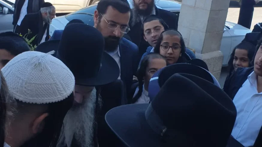 מעמד סיום הילקוט יוסף בישיבת חוט של חסד מעמד סיום הילקוט יוסף בישיבת חוט של חסד