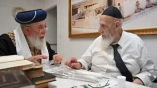 "לקרוע שערי שמים בפתיחת ההיכל": גדולי הדור במכתב על הגזרות