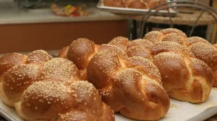 מכינים בצק לחלות? מהכמות הזו תצטרכו להפריש חלה 