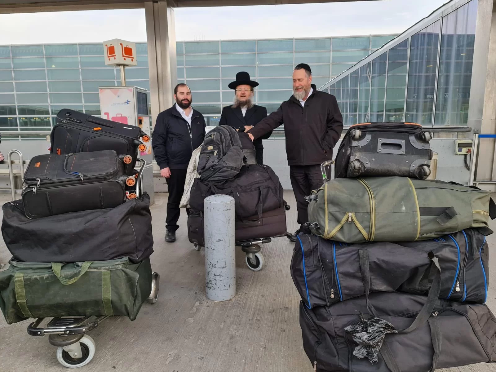 מבצע אווירי: אספקת מחוללי חמצן לקהילה היהודית במולדובה מבצע אווירי: אספקת מחוללי חמצן לקהילה היהודית במולדובה