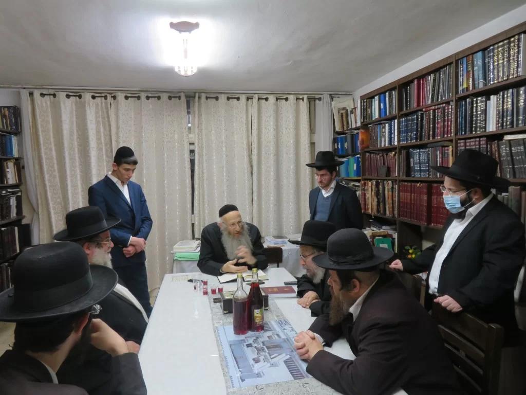 רבבות סיימו מחזור ד' בלימוד הרמב"ם - ע"פ מרן שר התורה רבבות סיימו מחזור ד' בלימוד הרמב"ם - ע"פ מרן שר התורה