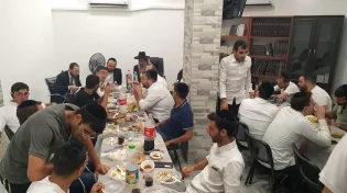 אמוציונלי: ישיבה לנוער בסיכון במעמד מרגש לסיום מסכת סוכה