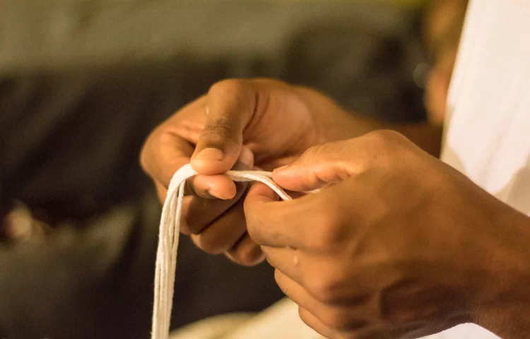 האם מותר לישון עם ציצית? לישון עם ציצית האם מותר לישון עם ציצית? לישון עם ציצית