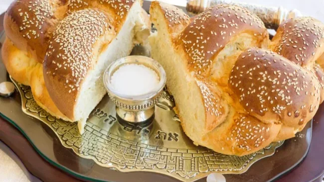 האם מותר לעשות קידוש לפני כניסת השבת?