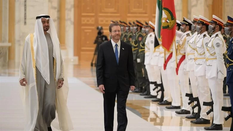 דובאי: הנשיא הרצוג קרא קדיש על אמו בפני הקהילה היהודית