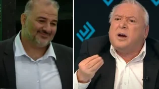 אין בושה: מנסור עבאס מחייך בזמן שדוד אמסלם נלחם על היהדות?
