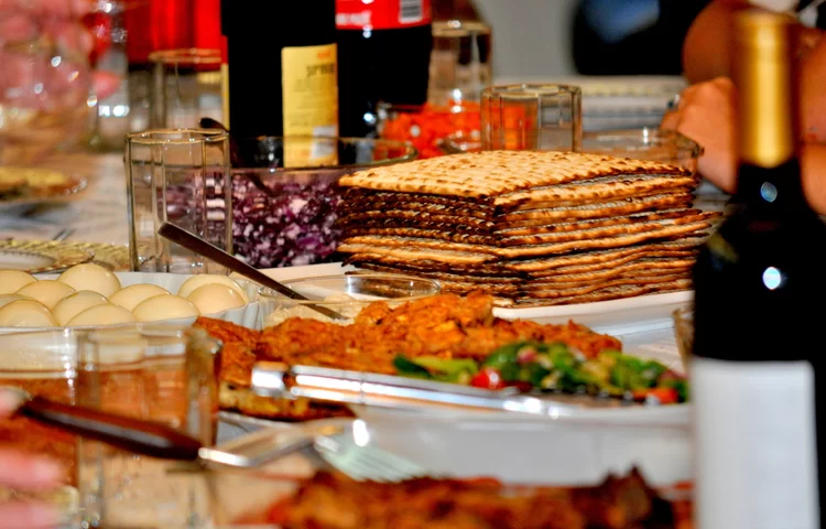 קערת ליל הסדר פסח 2025: צלחת לליל הסדר סימני סדר פסח