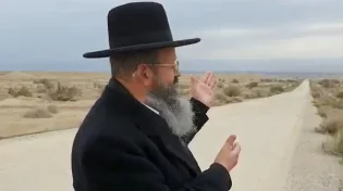 בהר נבו: הרב יצחק בצרי מתחיל לבכות ליד קברו של משה רבנו