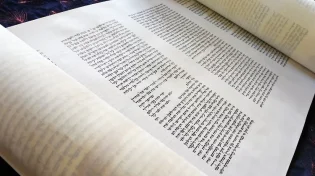 האם נשים חייבות בשמיעת פרשת &rsquo;זכור&rsquo;?