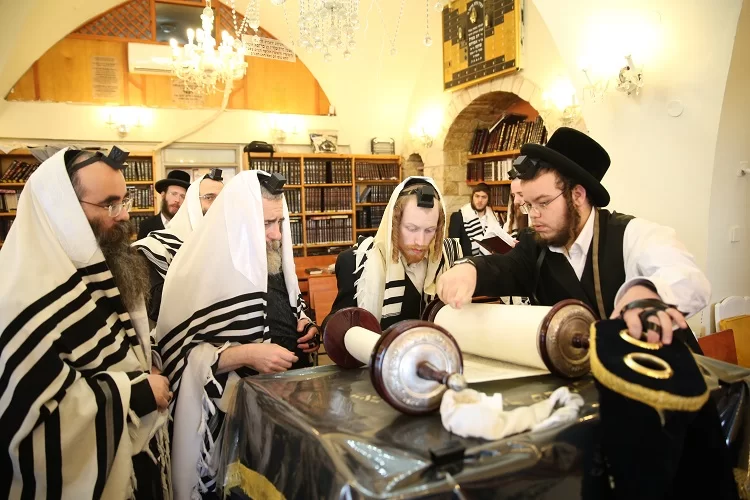 לאור סכנת התפשטות המגיפה: רבנים בהנחיות חדשות