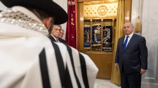 תפילה במניין? רה"י הגרי"ג אדלשטיין בהודעה מפתיעה