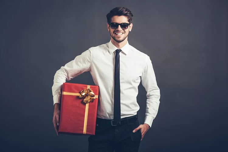 מדהים: מה הייתה המתנה הראשונה בעולם?