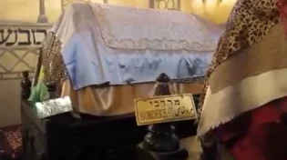 מזעזע: הוצת קבר מרדכי ואסתר באיראן - האתר הקדוש ביותר ליהודים במדינה