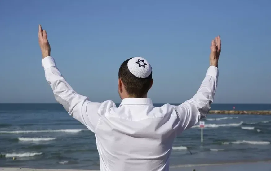מה מברכים על הים? ברכה על הים מה מברכים על הים? ברכה על הים