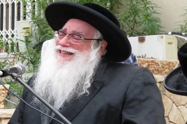 קרעו שערי שמיים: הרבי מצאנז פונה לבית החולים