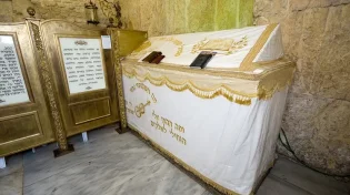 חג השבועות: הילולת דוד המלך וסגולה למעוכבי זיווג