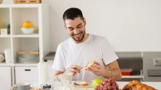 אכילת חלב לאחר בשר