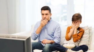 הגר"ש בעדני ורבנים בכירים מזהירים מ"סרטים שהורסים כל חלקה טובה"