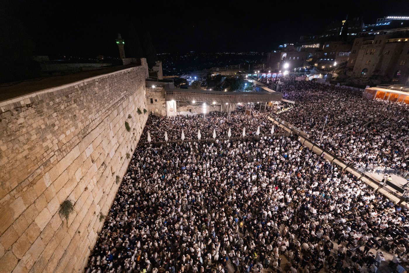 צפו בגלריה: סליחות ראשונות בכותל