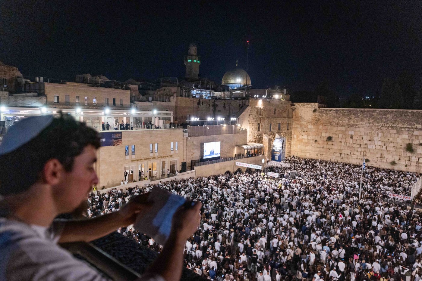 צפו בגלריה: סליחות ראשונות בכותל