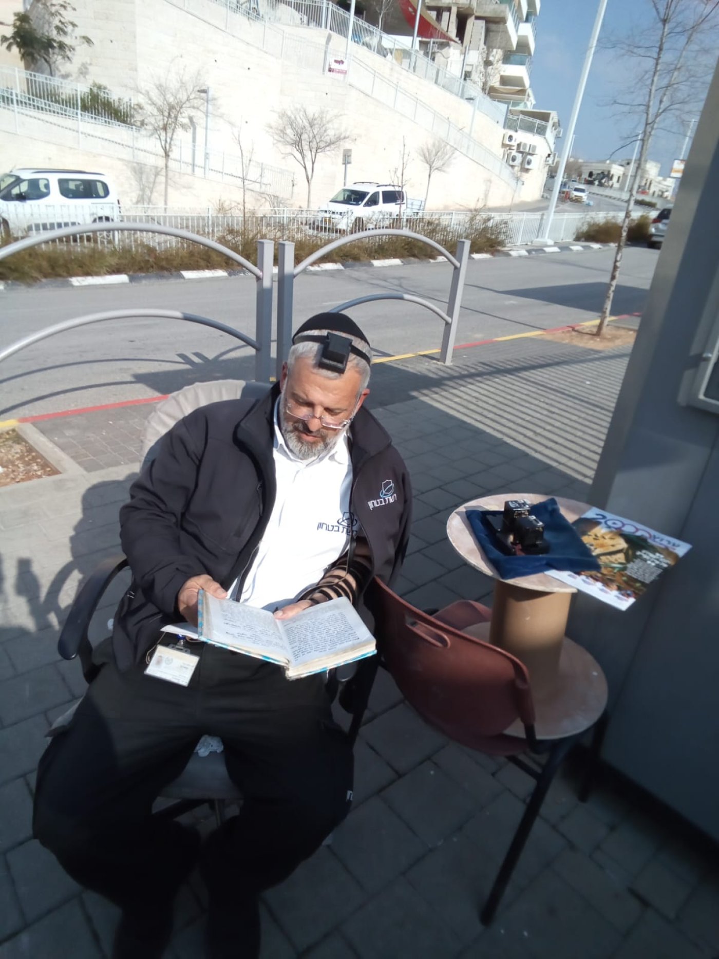 עותק של ידיד המגזין שלום הברי בתלמוד תורה ויזניץ במודיעין עילית