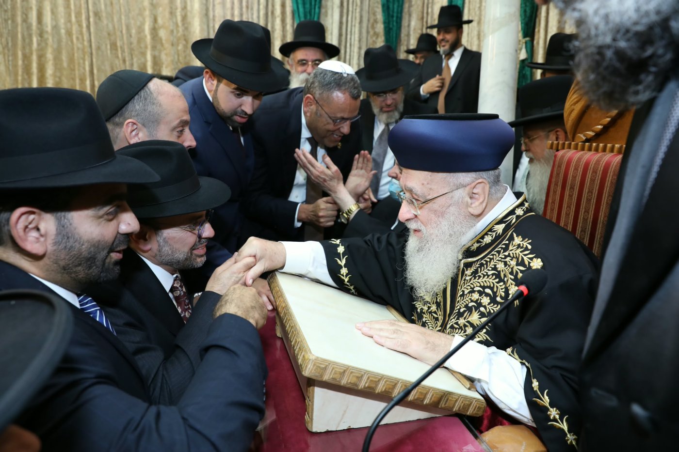 המונים בהקבלת פני רבו לראשון לציון מרן הרב יצחק יוסף שליט"א