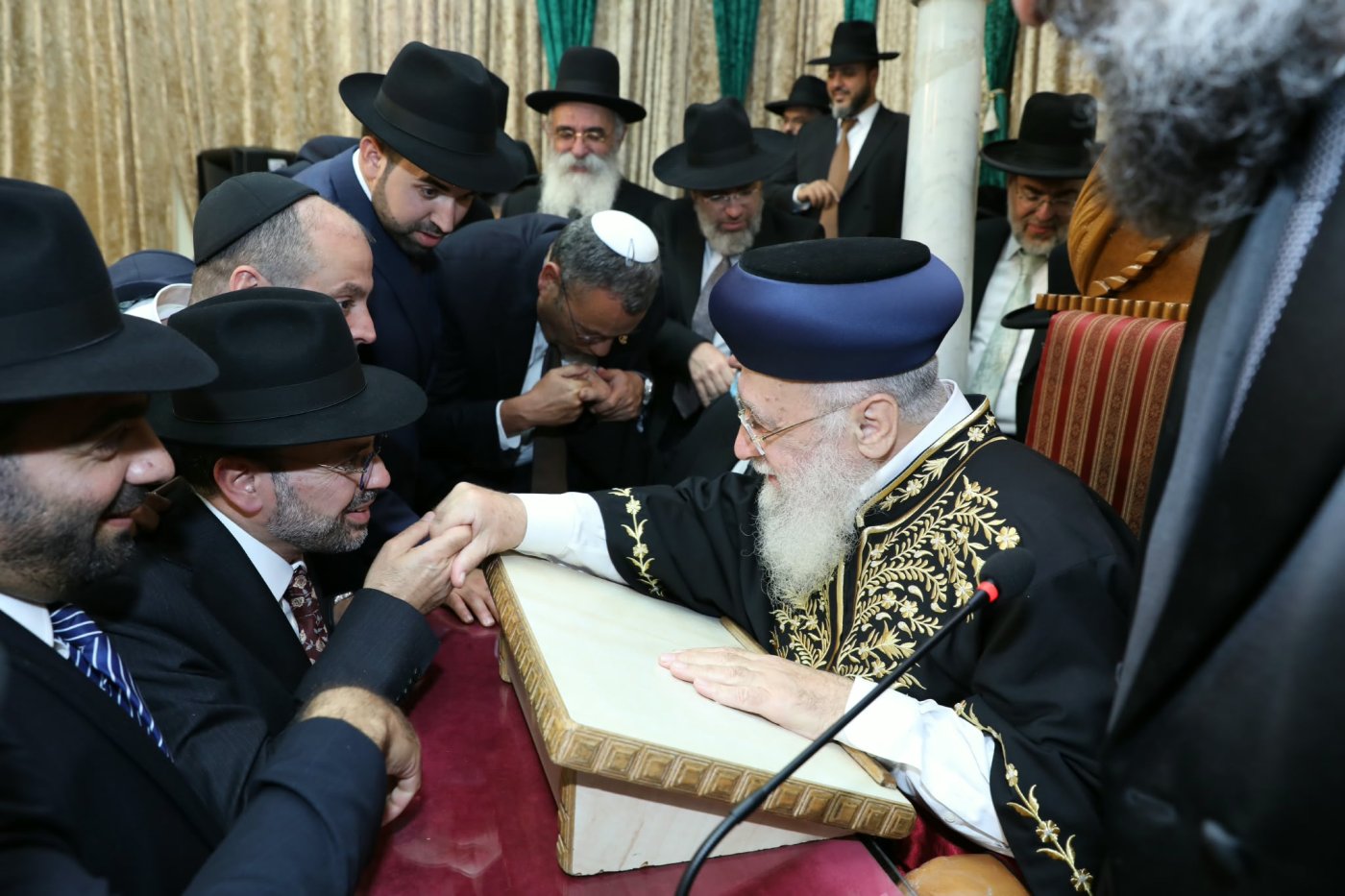 המונים בהקבלת פני רבו לראשון לציון מרן הרב יצחק יוסף שליט"א