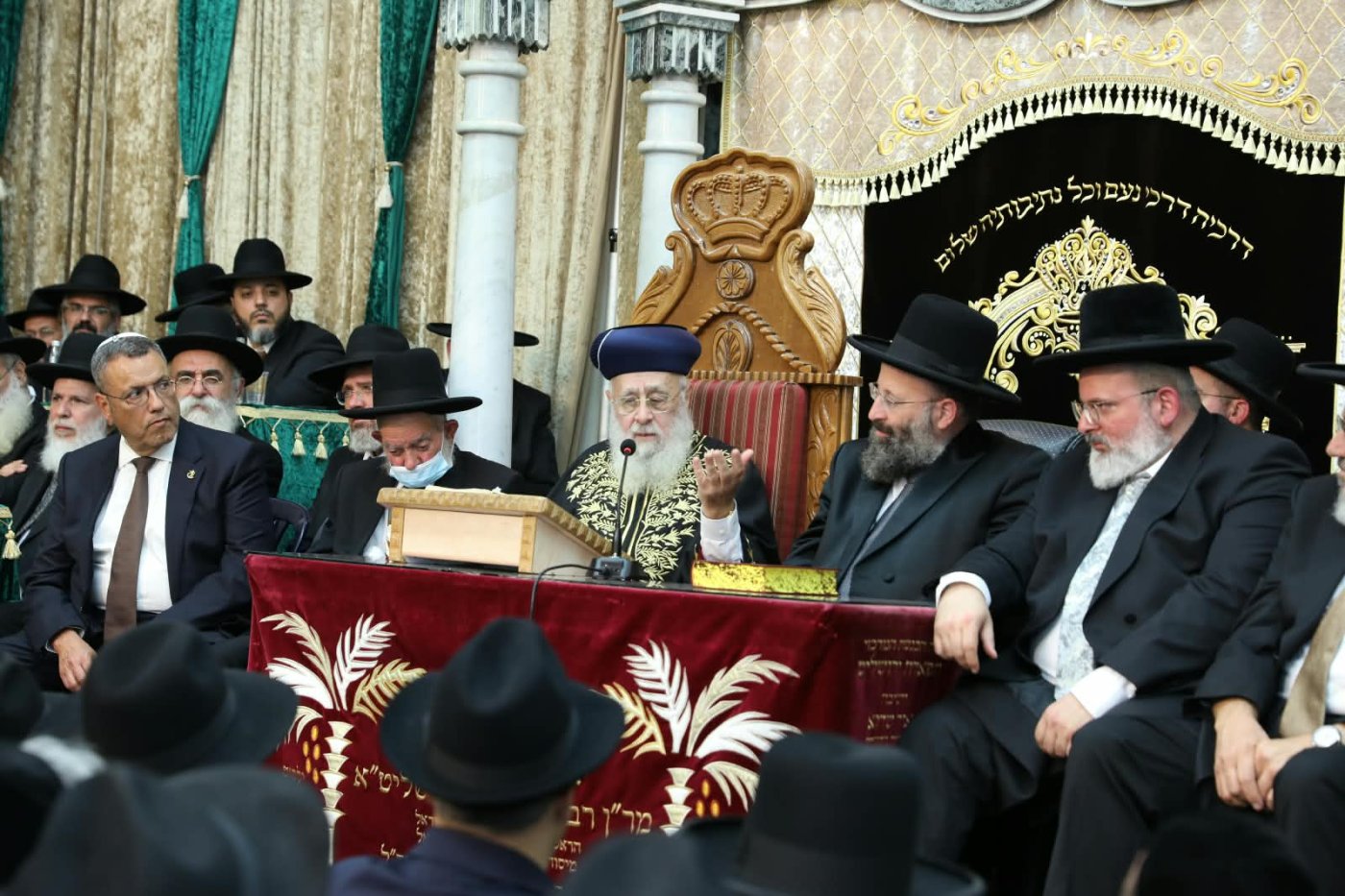 המונים בהקבלת פני רבו לראשון לציון מרן הרב יצחק יוסף שליט"א