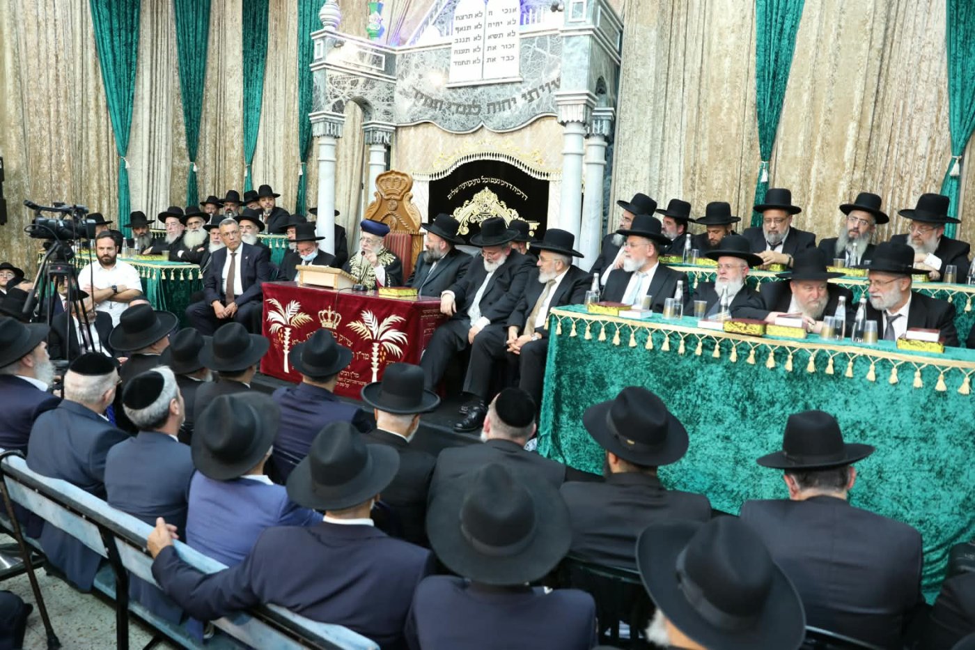 המונים בהקבלת פני רבו לראשון לציון מרן הרב יצחק יוסף שליט"א