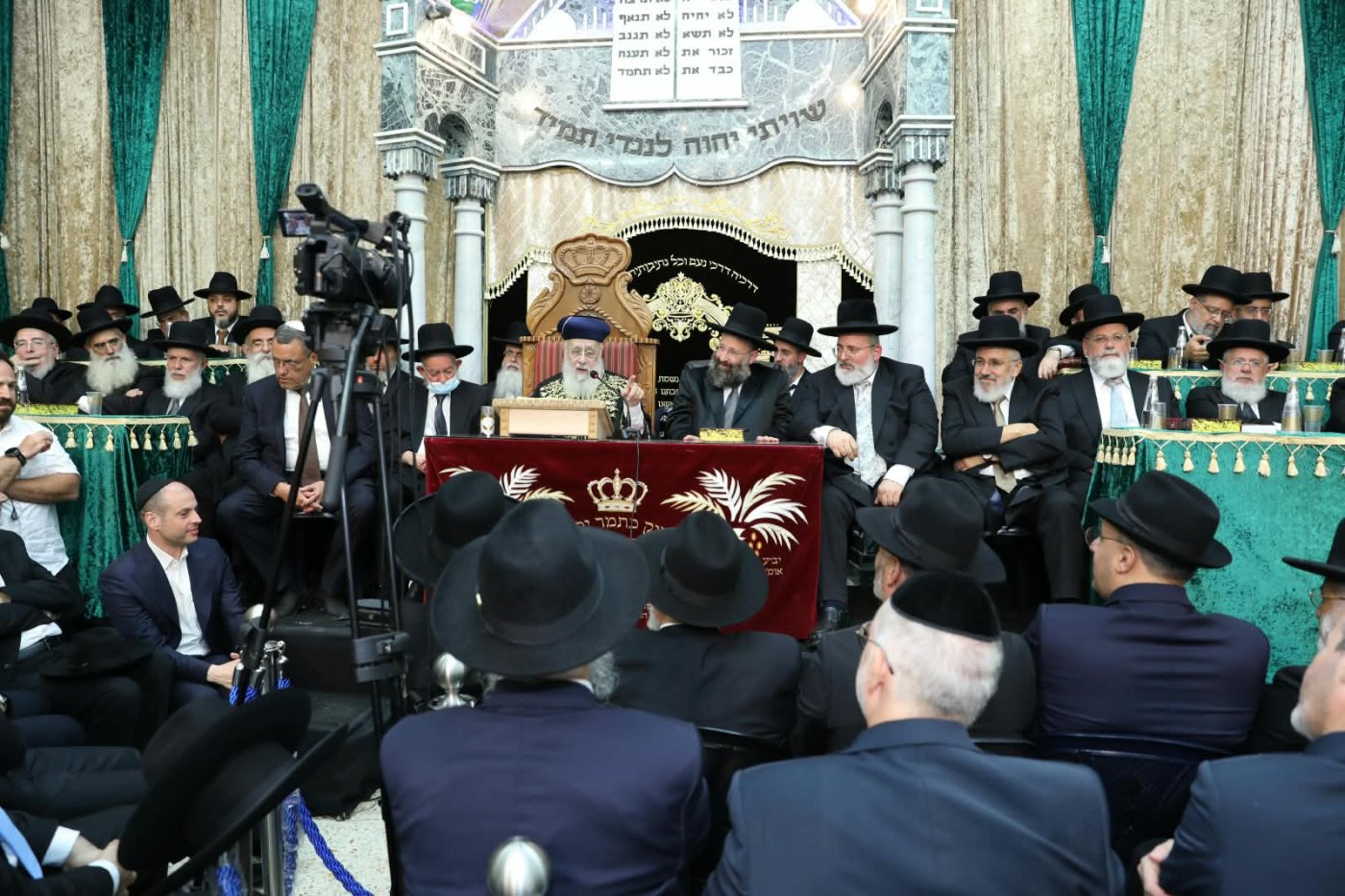 המונים בהקבלת פני רבו לראשון לציון מרן הרב יצחק יוסף שליט"א