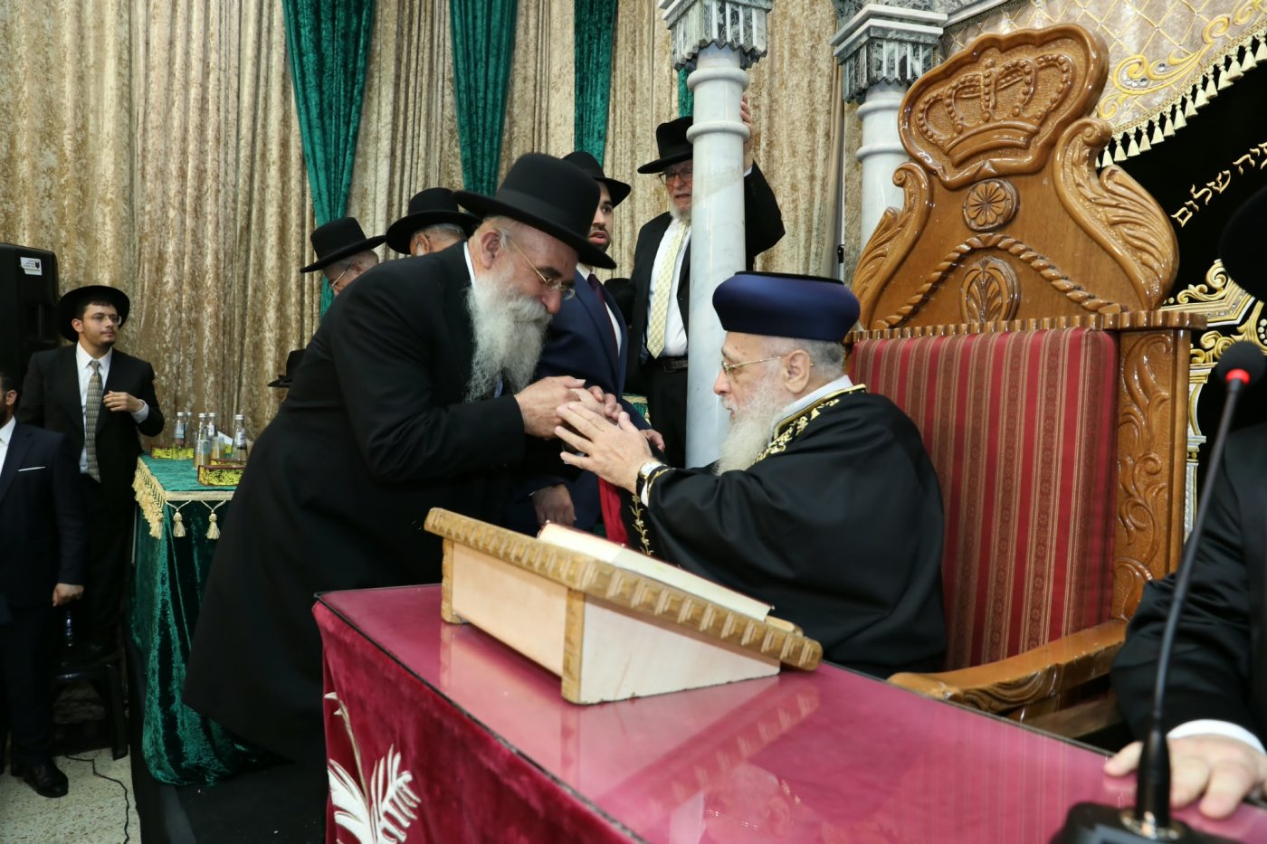המונים בהקבלת פני רבו לראשון לציון מרן הרב יצחק יוסף שליט"א