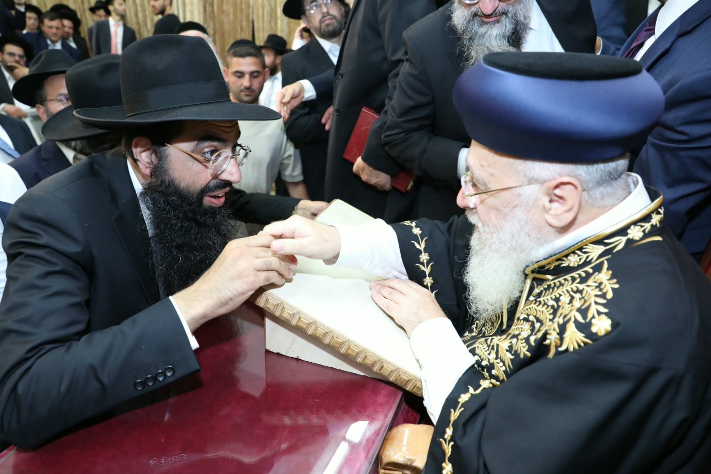 המונים בהקבלת פני רבו לראשון לציון מרן הרב יצחק יוסף שליט"א