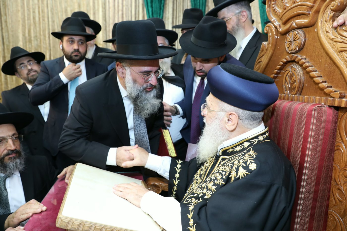 המונים בהקבלת פני רבו לראשון לציון מרן הרב יצחק יוסף שליט"א